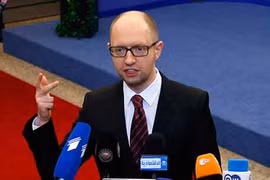 Thủ tướng Ukraine Yatsenyuk nhập quốc tịch Canada?