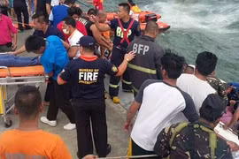 Phà lật úp ở miền trung Philippines, 33 người chết