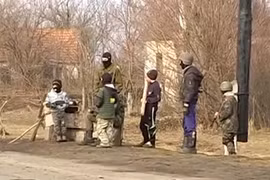 Trò chơi mới của trẻ em Ukraine trong chiến trận