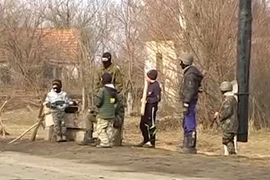 Trò chơi mới của trẻ em Ukraine trong chiến trận