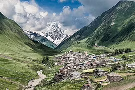 Nét đẹp cổ kính của ngôi làng cao nhất châu Âu