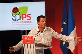 Áo Thủ tướng Pháp“ướt sũng” sau bài diễn thuyết quá hăng