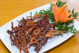 Độc lạ đặc sản “vũ nữ chân dài” ngon nức tiếng