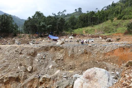 Hiện trường tìm kiếm 13 nạn nhân mất tích ở Trà Leng