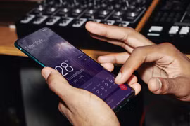 Việt Nam xuất hiện mẫu điện thoại mới sạc đầy pin trong 39 phút