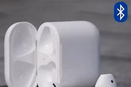 Ôm bệnh vì tai nghe bluetooth