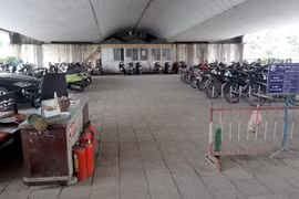 Hà Nội: Lắp camera giám sát bãi xe dưới gầm cầui