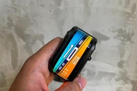 Màn hình cuộn “lấn sân” đồng hồ thông minh, giá chỉ 5 triệu đồng