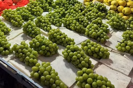 Nho sữa Trung Quốc chứa chất trừ sâu, người tiêu dùng Việt hoang mang 