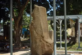Chi tiết lạ trên tấm bia cổ xưa nhất Vương quốc Champa