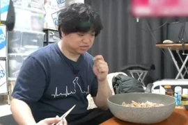 Ăn 3 bữa giống nhau suốt 15 năm, chàng trai khiến nhà khoa học phát sốc