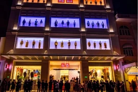 Vì sao các thương hiệu thời trang xa xỉ cập bến Việt Nam?