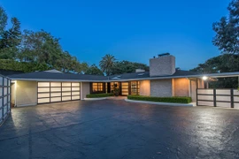 Toàn cảnh biệt thự xa xỉ của quý tử tỷ phú cờ bạc