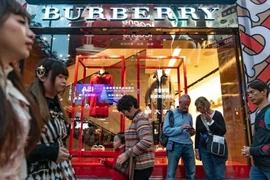 Các hãng thời trang xa xỉ chịu ảnh hưởng sao trước đại dịch corona?