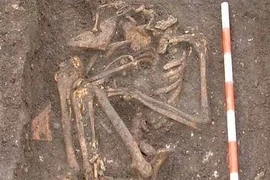 Giải mã người phụ nữ có bộ xương bất thường, bí ẩn thời trung cổ