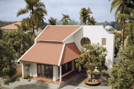 Nhà mái dốc truyền thống ở Hà Nội quanh năm mát mẻ với vườn cây 