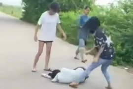 Phú Thọ: Đã xác định 2 nữ sinh lớp 8 đánh bạn nằm bất động