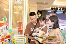 Ra mắt sách công nghệ kỹ thuật số bút chấm đọc học tiếng Anh