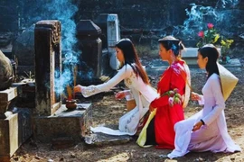 3 thứ mang theo khi đi tảo mộ Tổ Tiên ưng ý