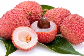 Ăn vải không đúng cách hại sức khoẻ, thậm chí ngộ độc