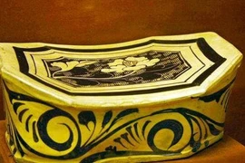 Vì sao người xưa thường dùng gối ngủ bằng gỗ hoặc bằng gốm? 