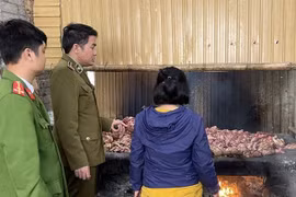 Phát hiện nơi chế biến mỡ bẩn bán cho cửa hàng cơm rang