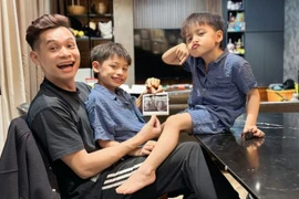 Tuyên bố chủ quyền hài hước của “bố vợ quốc dân” Độ Mixi