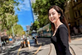 Jennifer Phạm nhan sắc gây mê vì lão hóa ngược