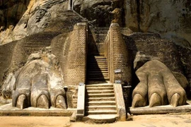 "Sư thành" - công trình cổ đại ẩn giữa núi rừng Sri Lanka 