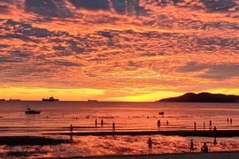 Bình minh ở biển Cửa Lò