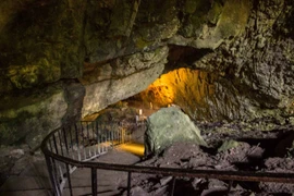 Tìm thấy hàng trăm mảnh xương người trong hang động bí ẩn