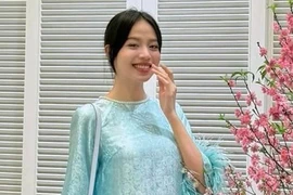 Hoa hậu Tiểu Vy, Thanh Thủy mặc áo dài du xuân