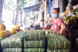 Nhiều nguyên liệu làm món Tết tăng giá mạnh