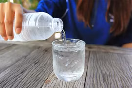 Uống nước theo kiểu này chẳng khác nào "tự đầu độc"