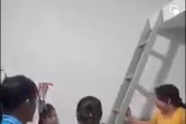 Đang đánh ghen thấy con cá lóc, vợ chất vấn khiến netizen cười ngất