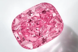 Viên kim cương hồng siêu hiếm dự kiến mang về 35 triệu USD