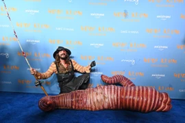 Tạo hình con sâu và những bộ đồ táo bạo của Heidi Klum