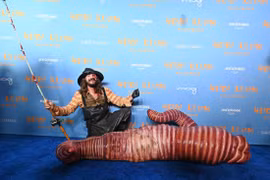 Tạo hình con sâu và những bộ đồ táo bạo của Heidi Klum