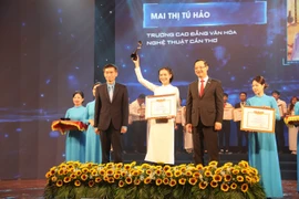 Nữ sinh phải lòng môn nghệ thuật "báu vật đất phương Nam"