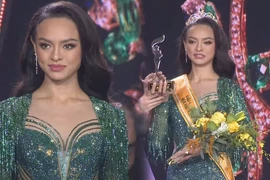 Những lần mặc kín hiếm hoi không nổi loạn của Á hậu 4 Mai Ngô