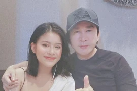 Nghệ sĩ Kim Tử Long ngoài 50 vẫn trẻ bất chấp, con gái xinh hơn hot girl