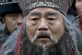 Vì sao Đổng Trác phải thất kinh bỏ chạy khỏi mộ Hán Vũ Đế?