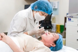 Tiêm meso làm đẹp, bác sĩ khuyến cáo gì?