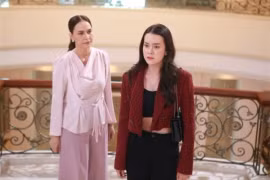 Khuyên em gái lấy chồng, em rút ra 4 cuốn sổ đỏ