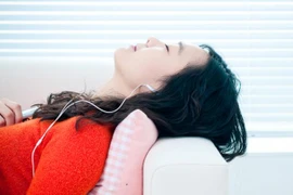 Nữ nhân viên bị sa thải vì bình luận dạo trên mạng về lương