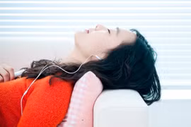 Nữ nhân viên bị sa thải vì bình luận dạo trên mạng về lương