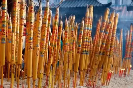 Thờ cúng kỵ nhất hương gãy đầu, vì sao?