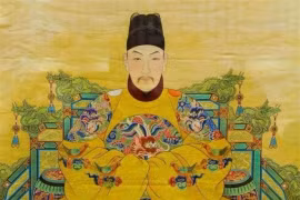 Long bào của hoàng đế xưa không giặt bằng nước, nếu bẩn phải làm sao? 