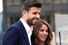 Bố mẹ Pique muốn chuyển nhà vì Shakira