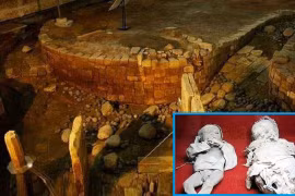 Công nhân vô tình làm rơi mũi khoan thép, phá được ngôi mộ cổ 